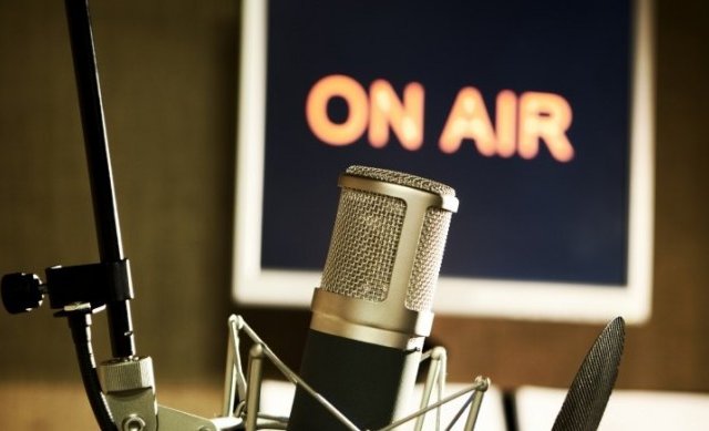 Radio-mic-image-ON-AIR1-663x389